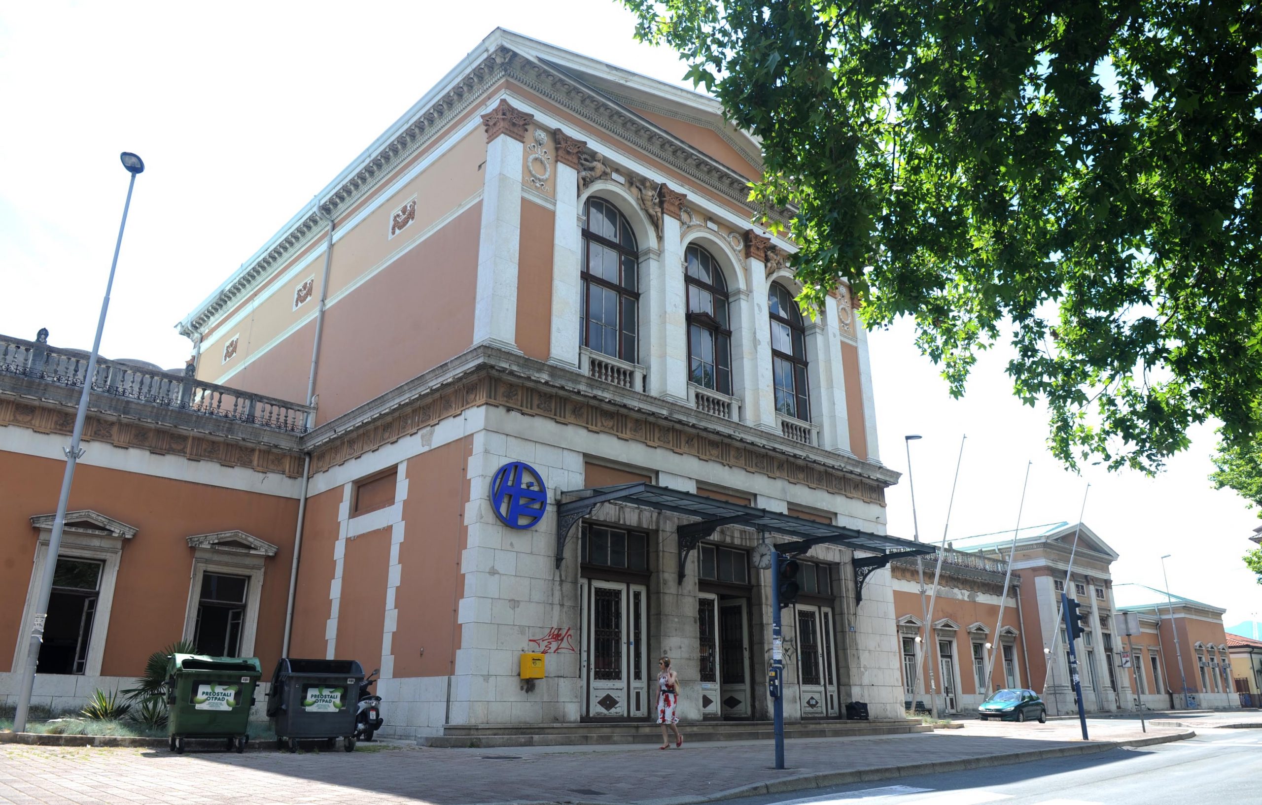 station interior photo