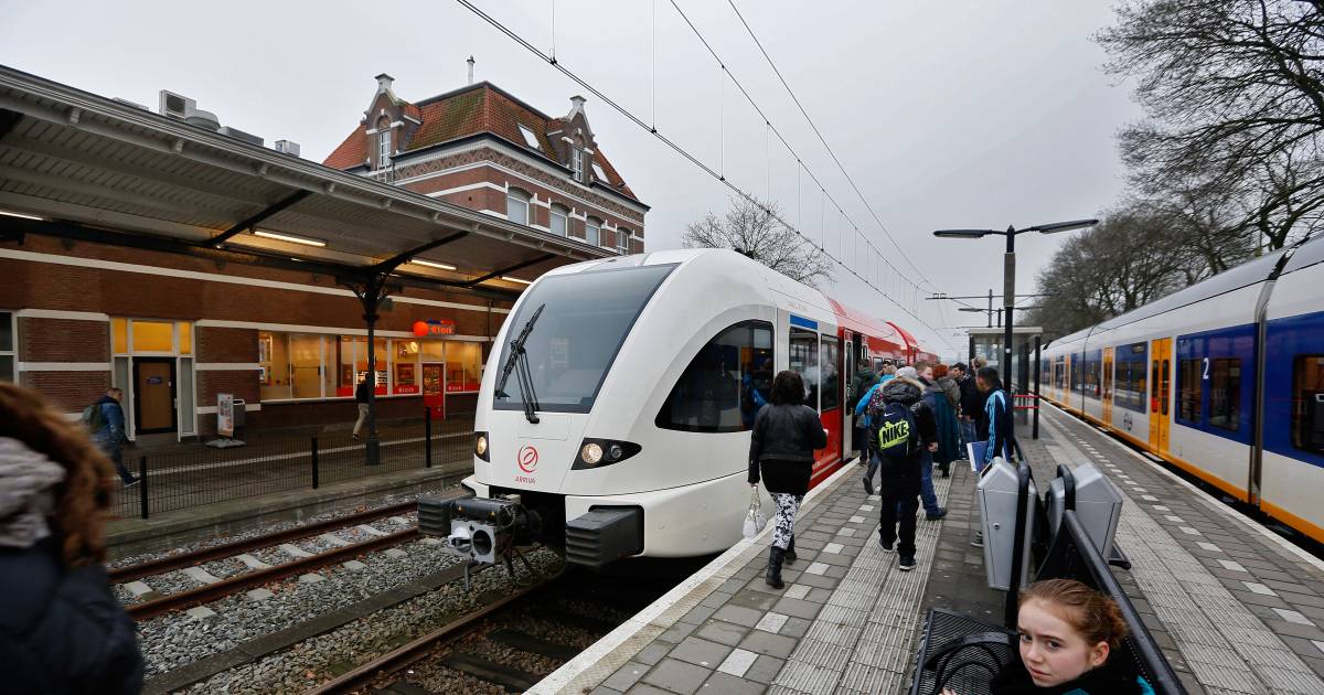 station interior photo