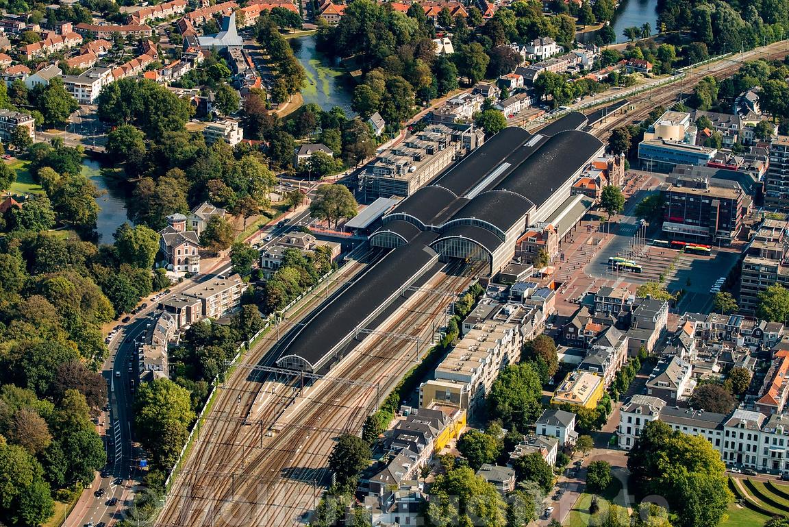 station interior photo
