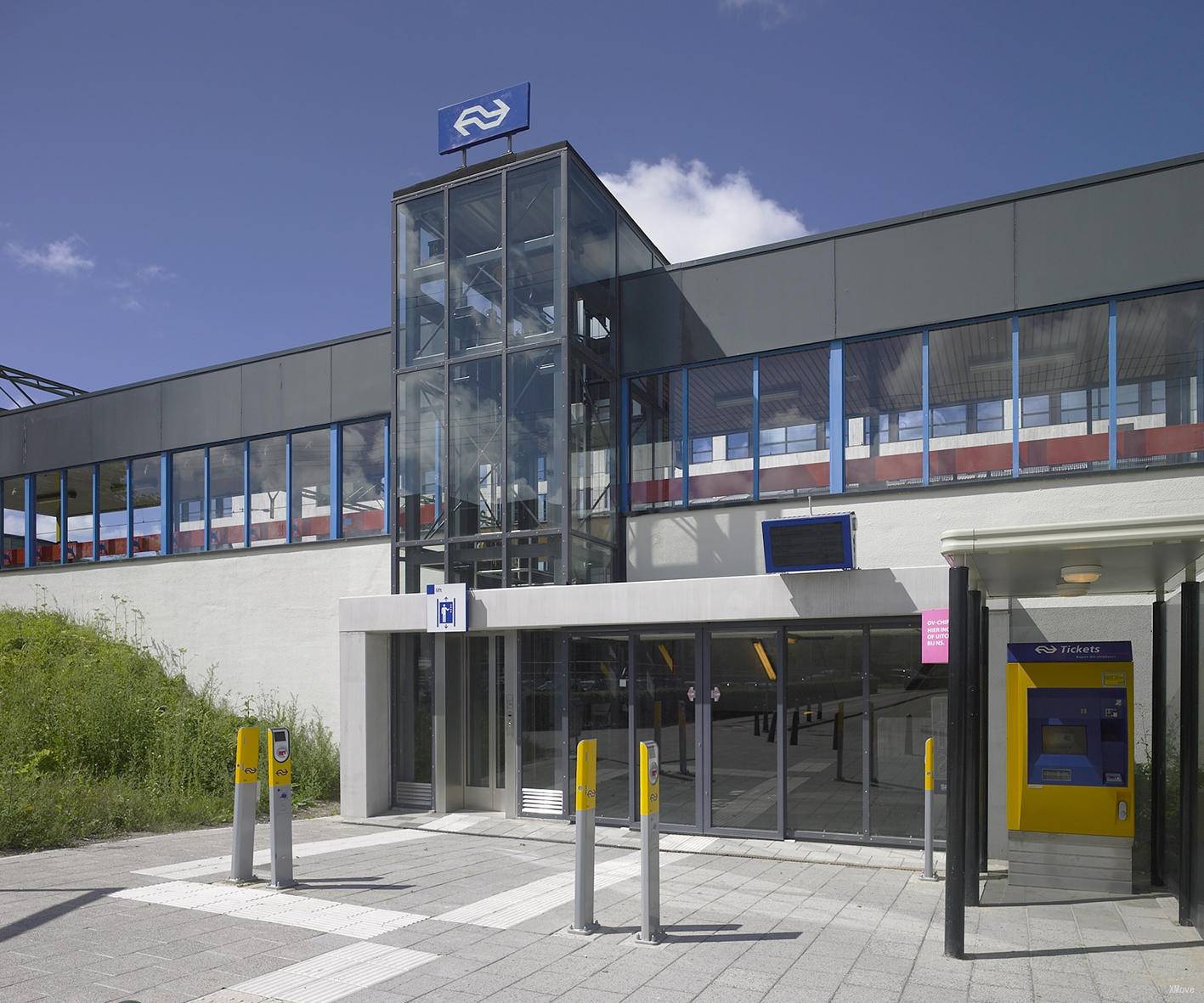 station interior photo