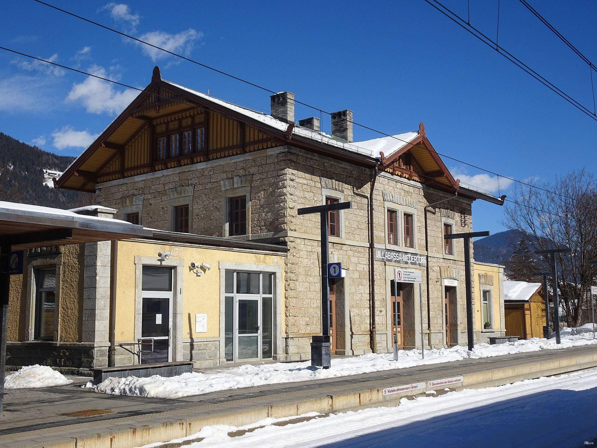 station interior photo