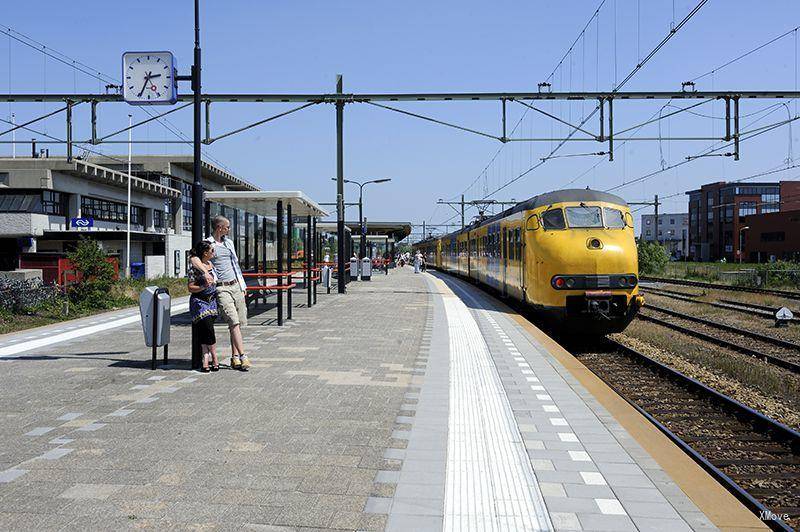 station interior photo