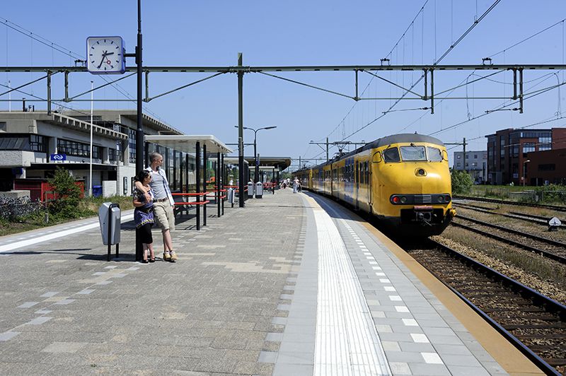 station interior photo