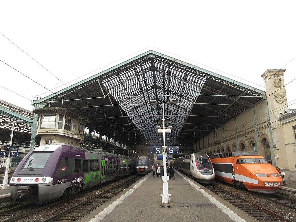 station interior photo