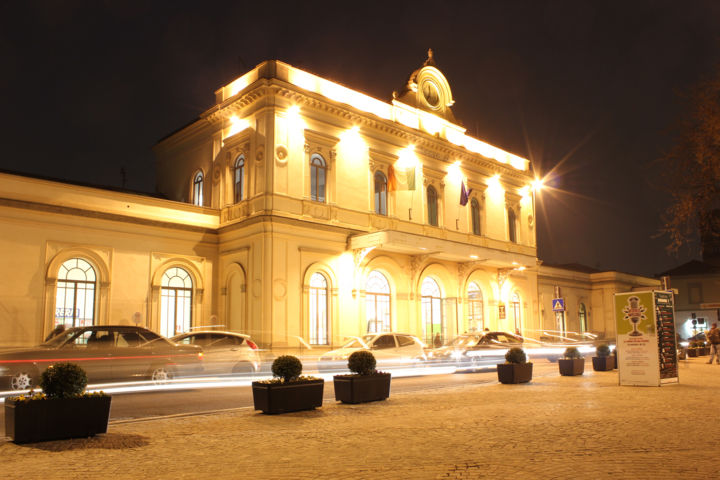 station interior photo