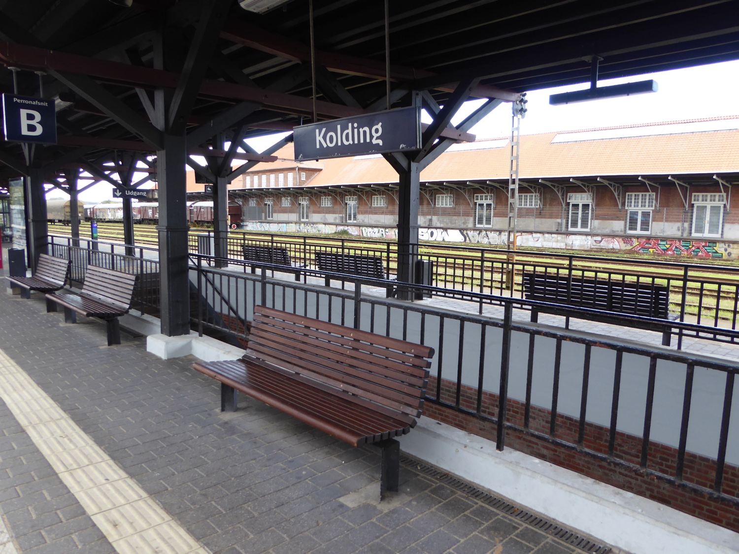 station interior photo