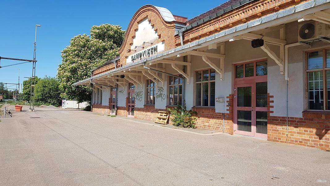 station interior photo