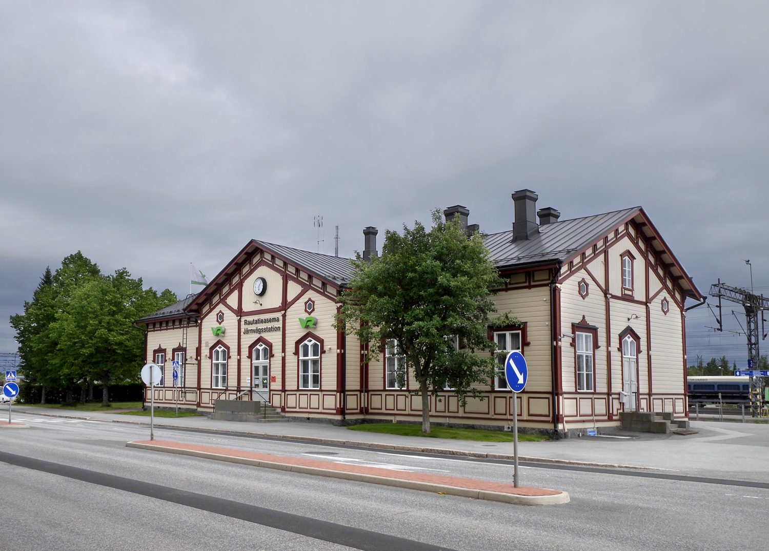station interior photo