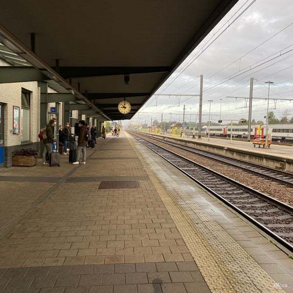 station interior photo