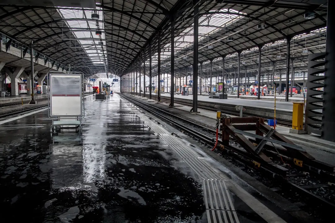 station interior photo