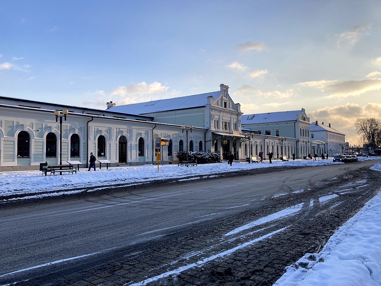 station interior photo