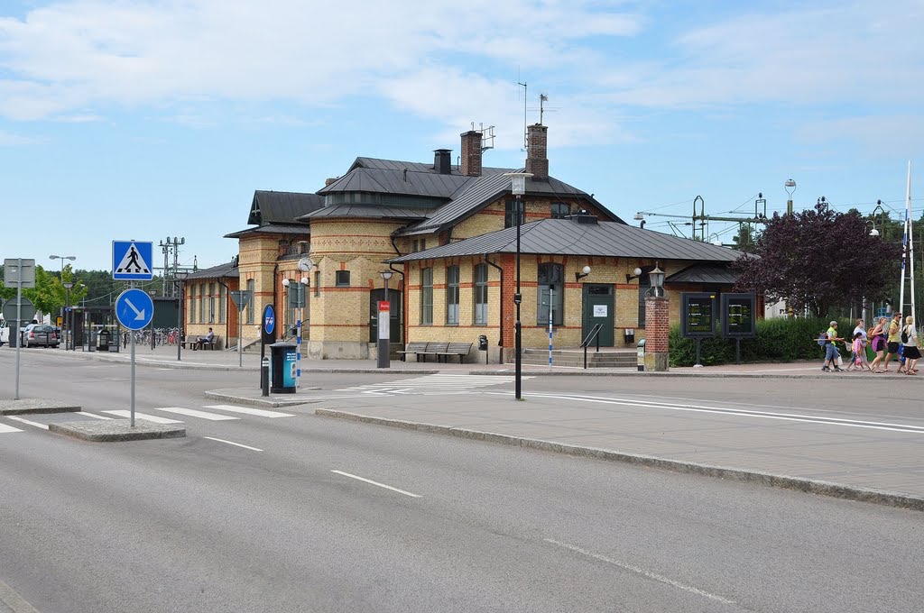 station interior photo