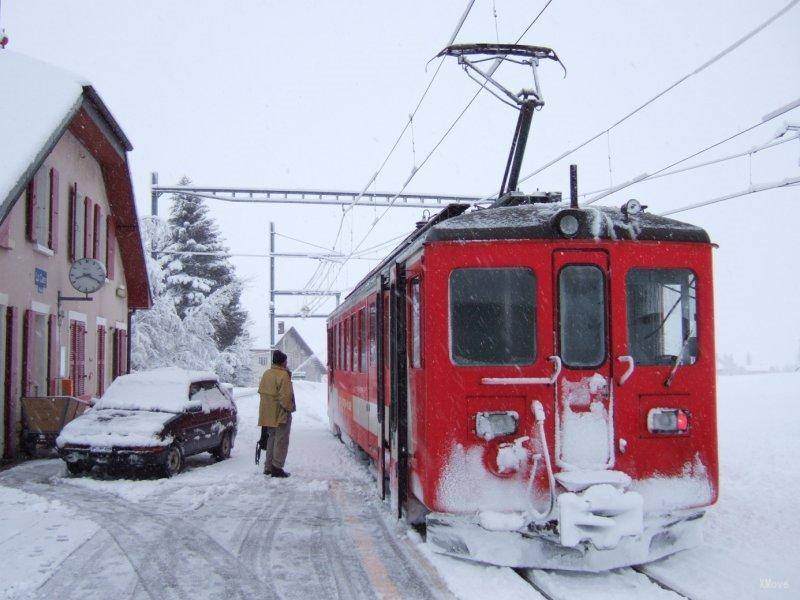 station interior photo