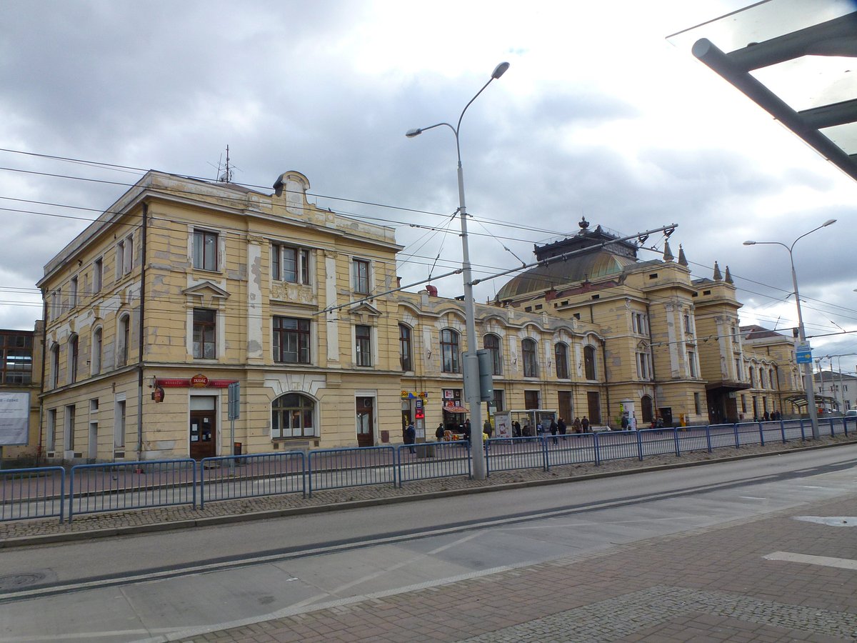 station interior photo