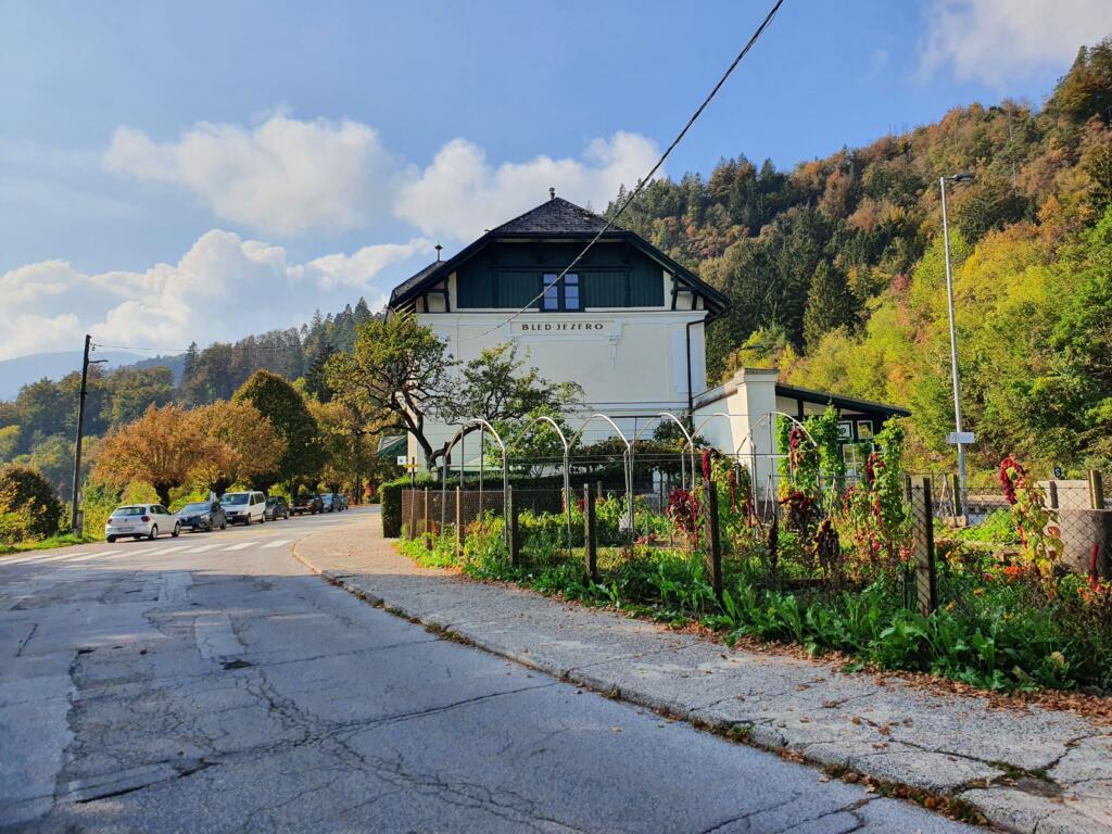 station interior photo