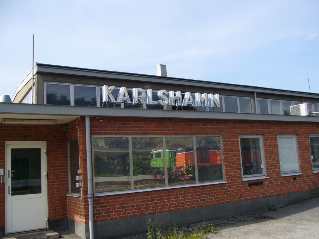 station interior photo