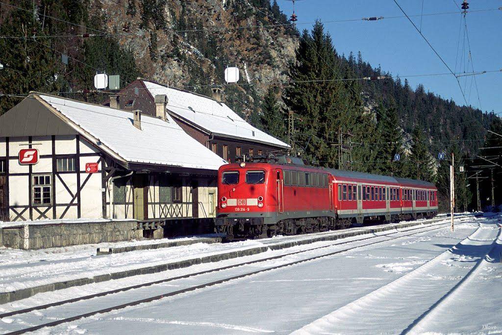 station interior photo