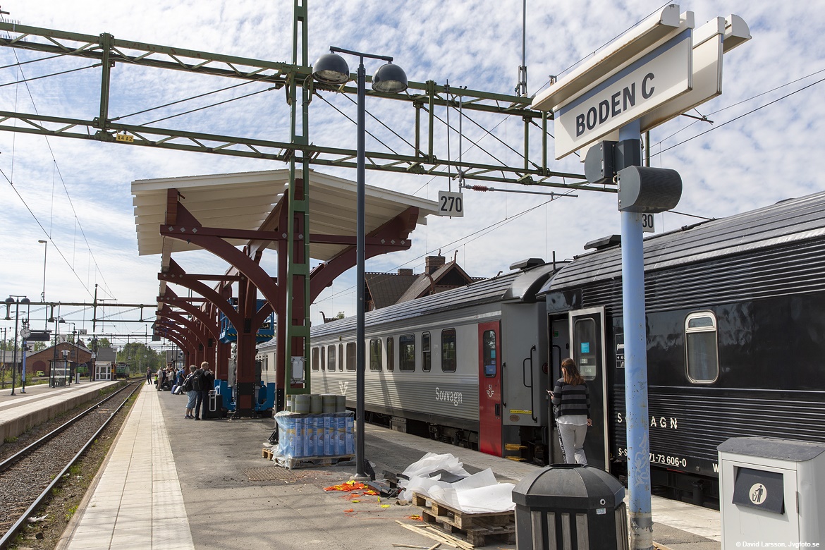 station interior photo