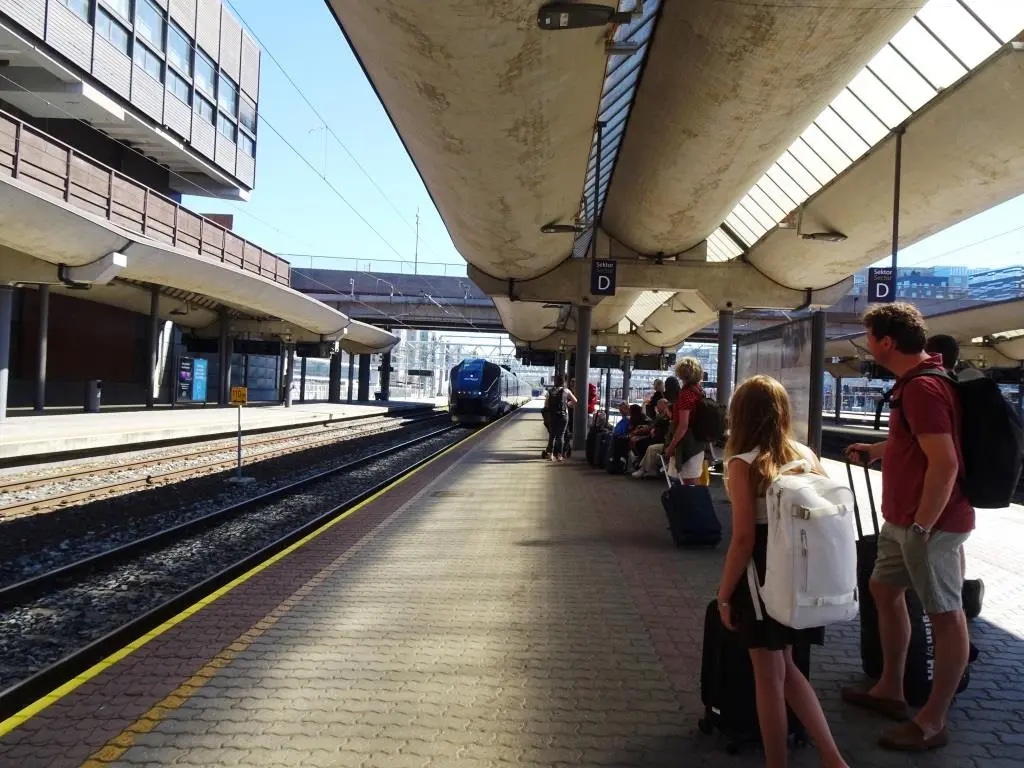 station interior photo