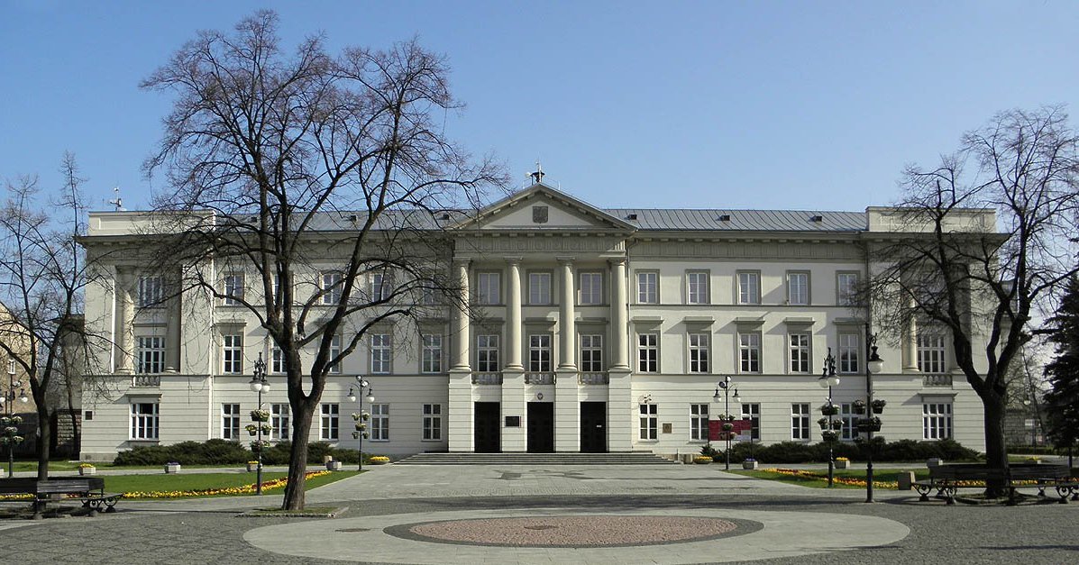 station interior photo