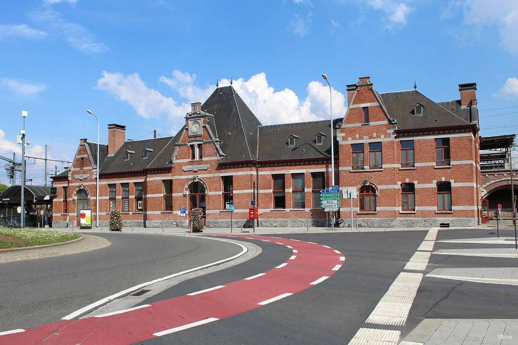 station interior photo