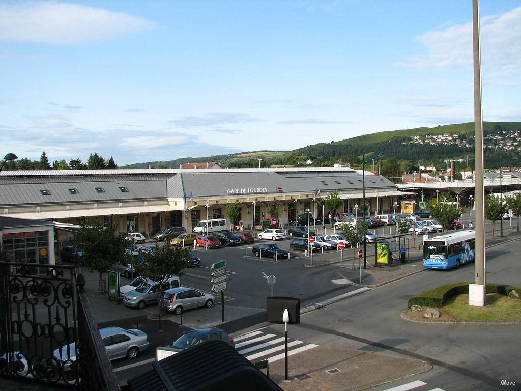 station interior photo