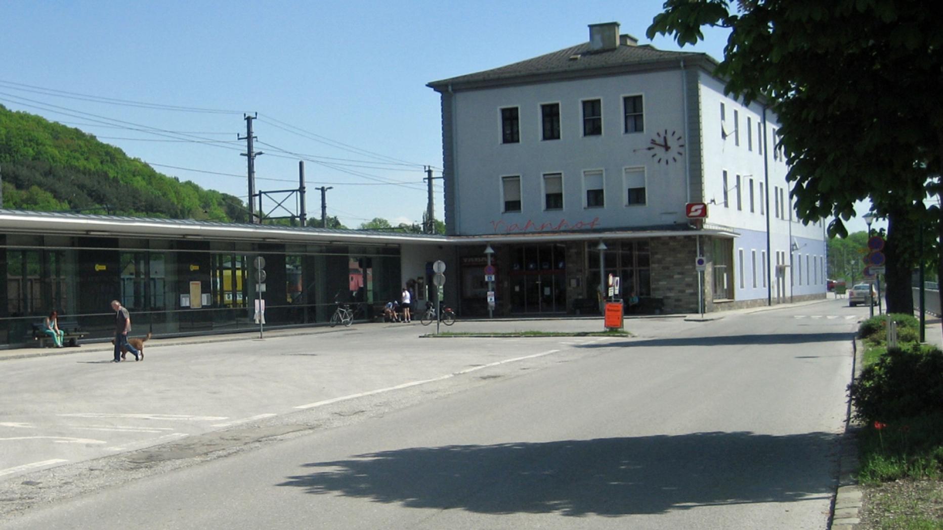 station interior photo