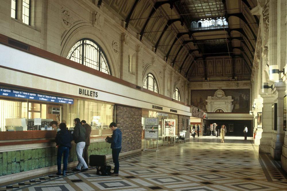 station interior photo