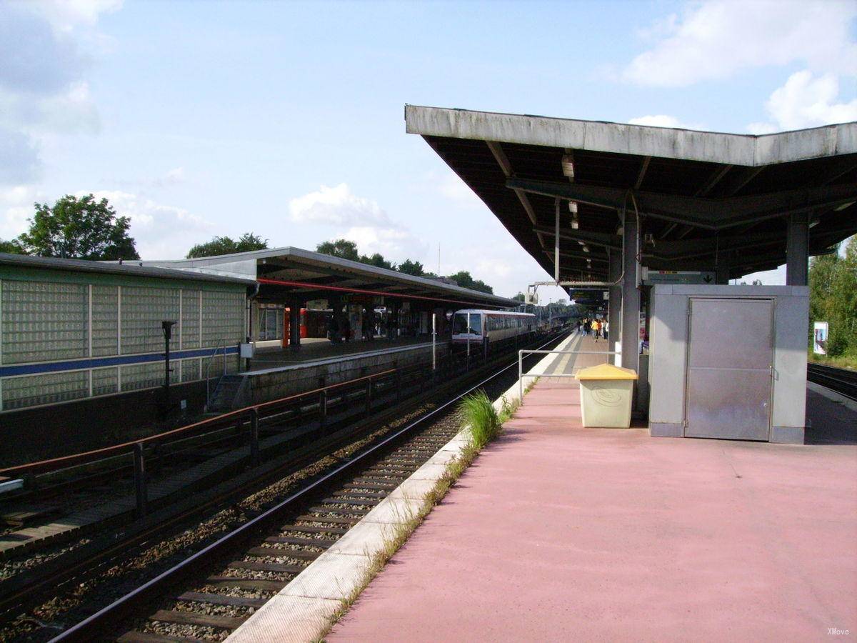 station interior photo