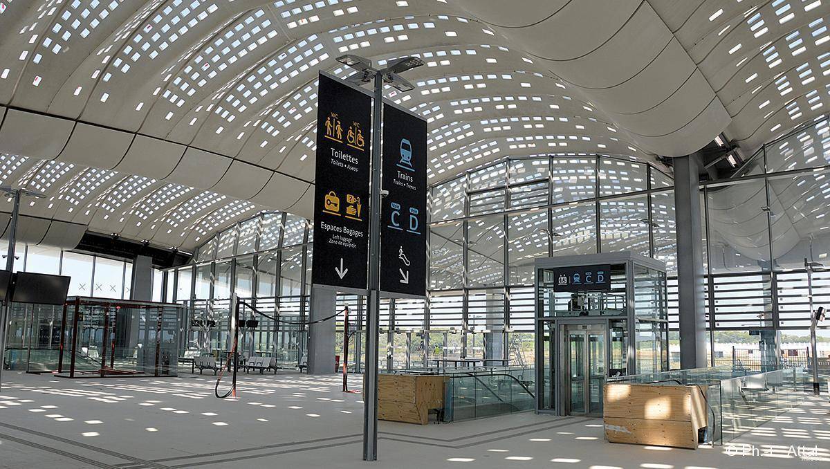 station interior photo