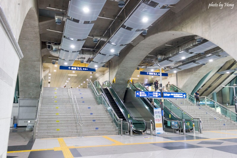 station interior photo