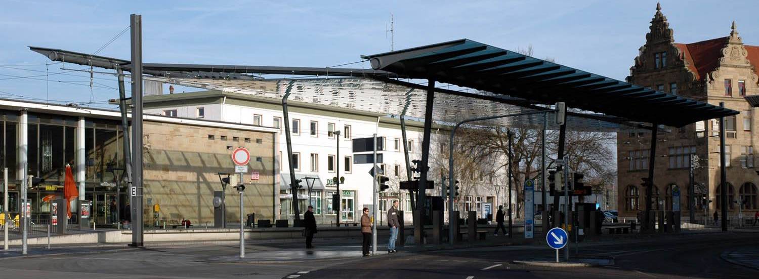 Парк на крыше железнодорожного вокзала в Берне. The Roof over Station forecourt.