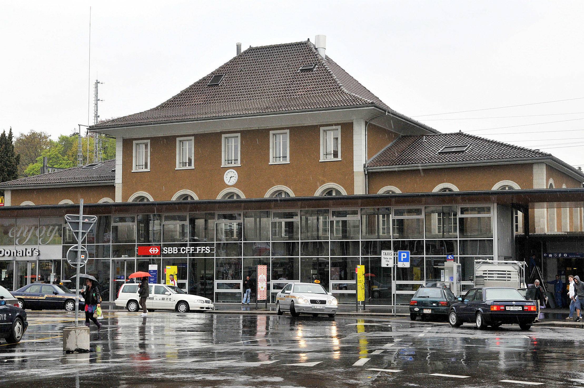 station interior photo