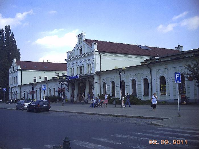 station interior photo