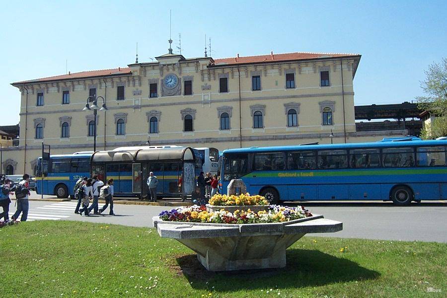 station interior photo