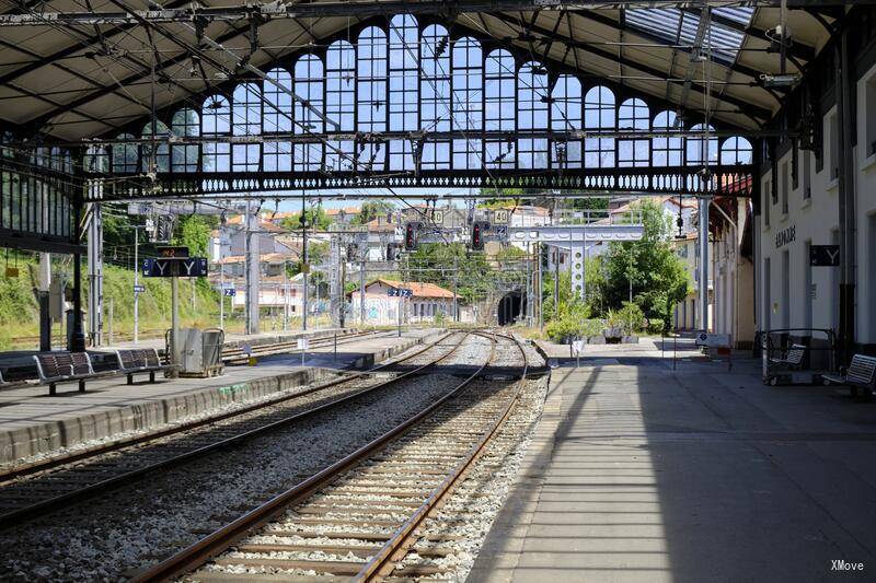 station interior photo