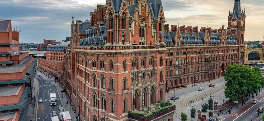 Yingtie _london_st._pancras_intl._outside