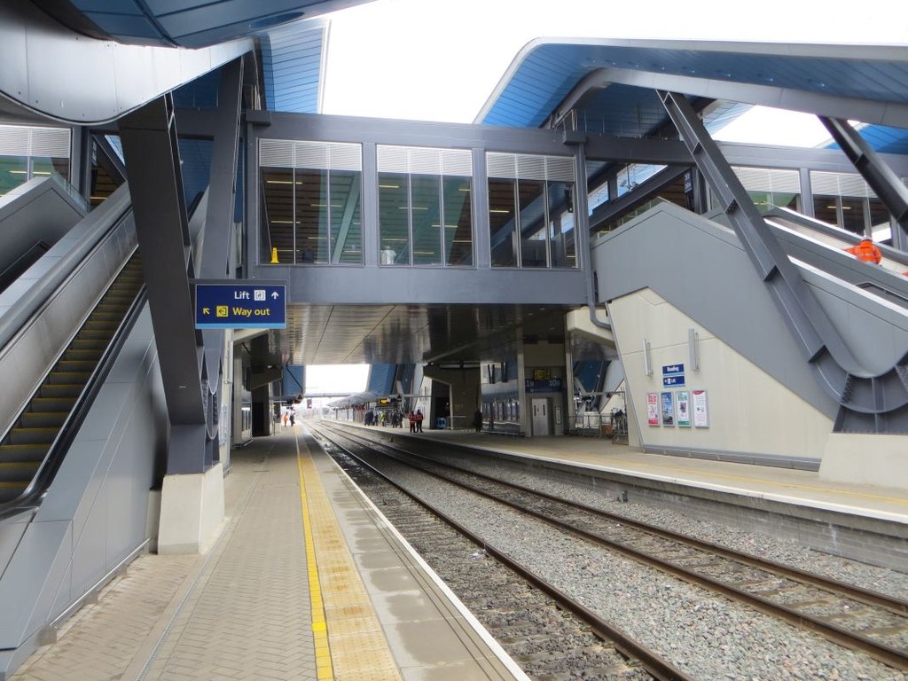Reading Station_platform