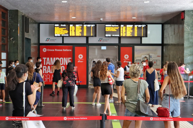 Reggio_di_calabria_centrale_station_concourse