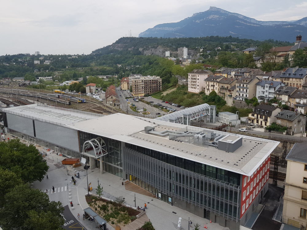 Chambe%cc%81ry_challes_les_eaux_building