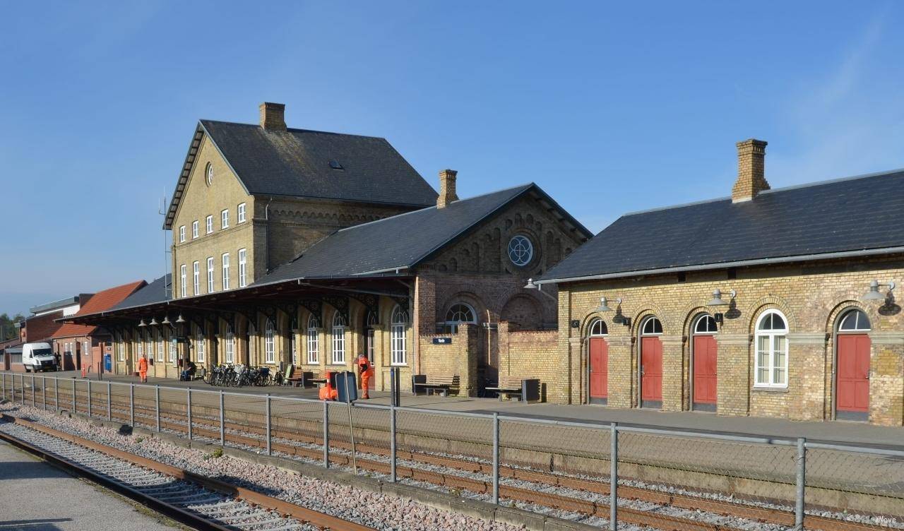 station interior photo