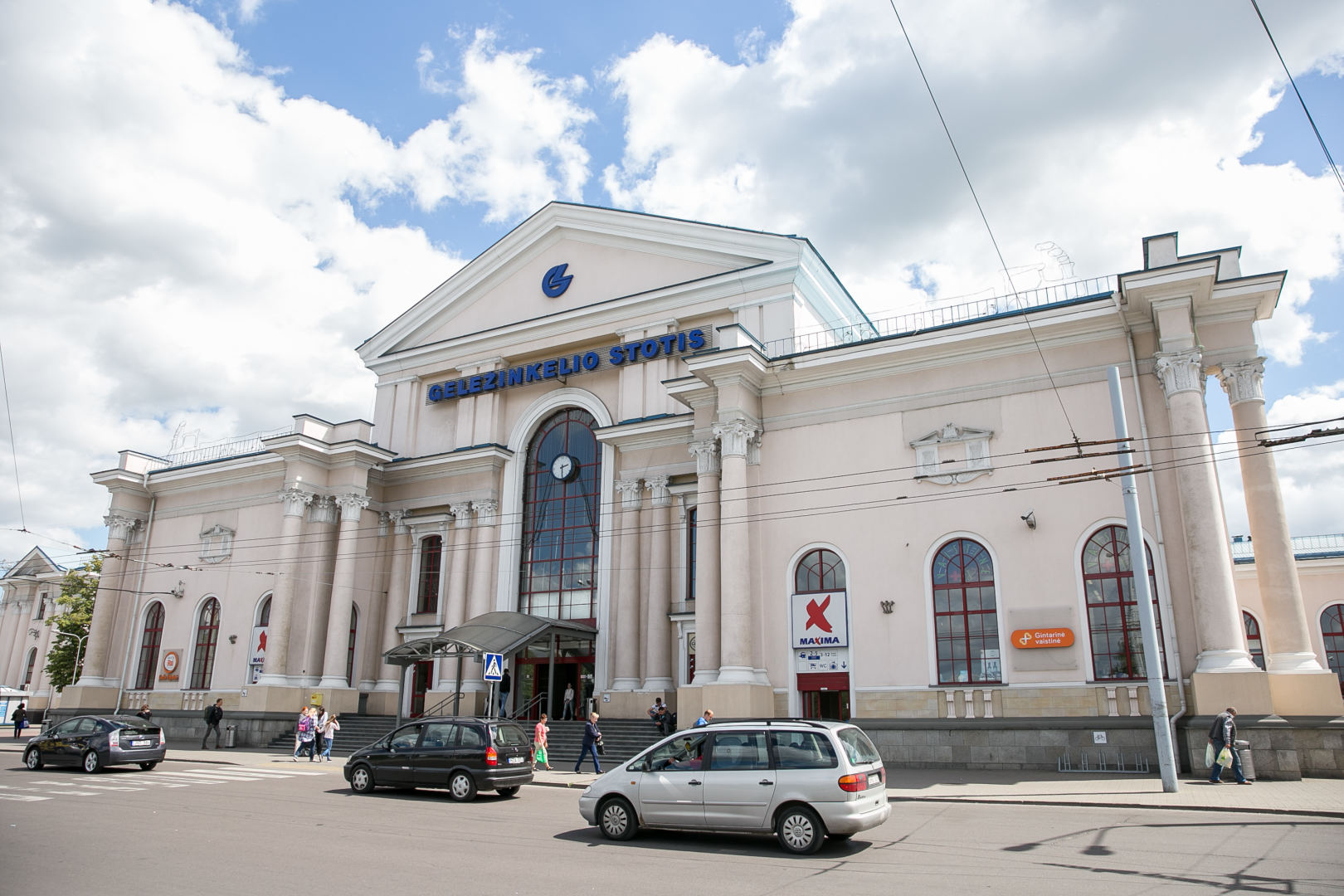 Vilniaus_station_outside