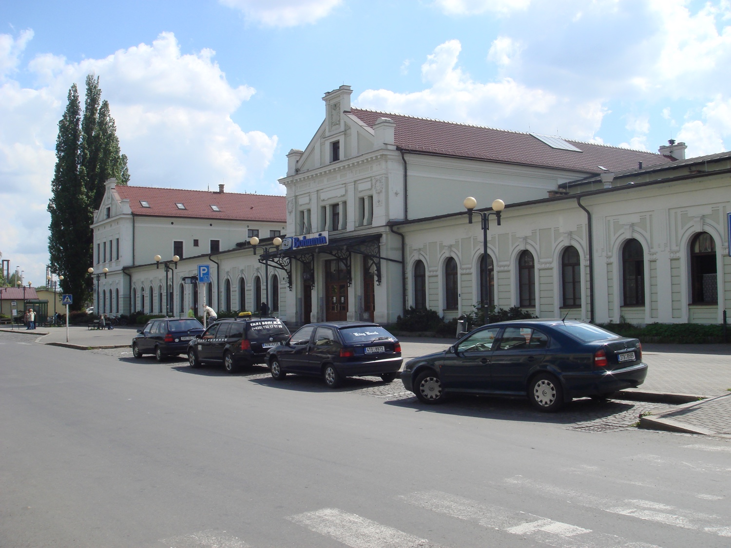 Bohumi%cc%81n_station_front