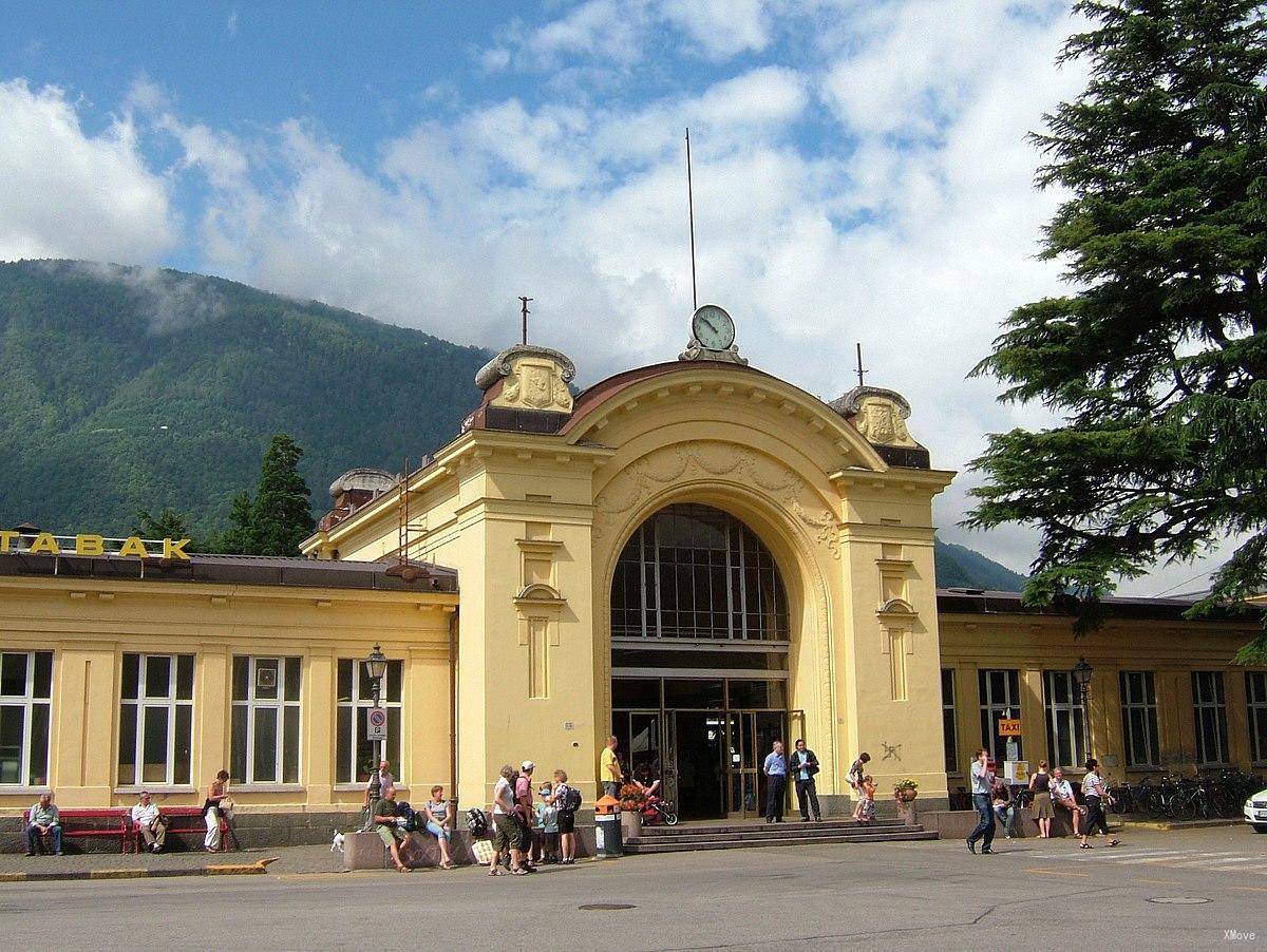 station building photo