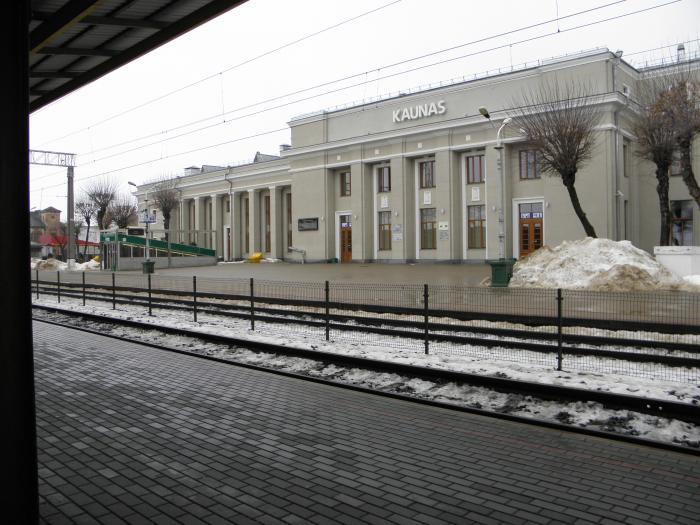 Kaunas_station_outside
