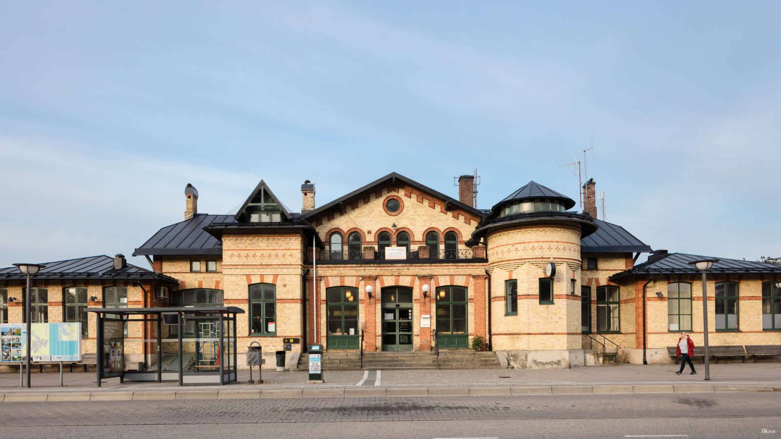 station building photo