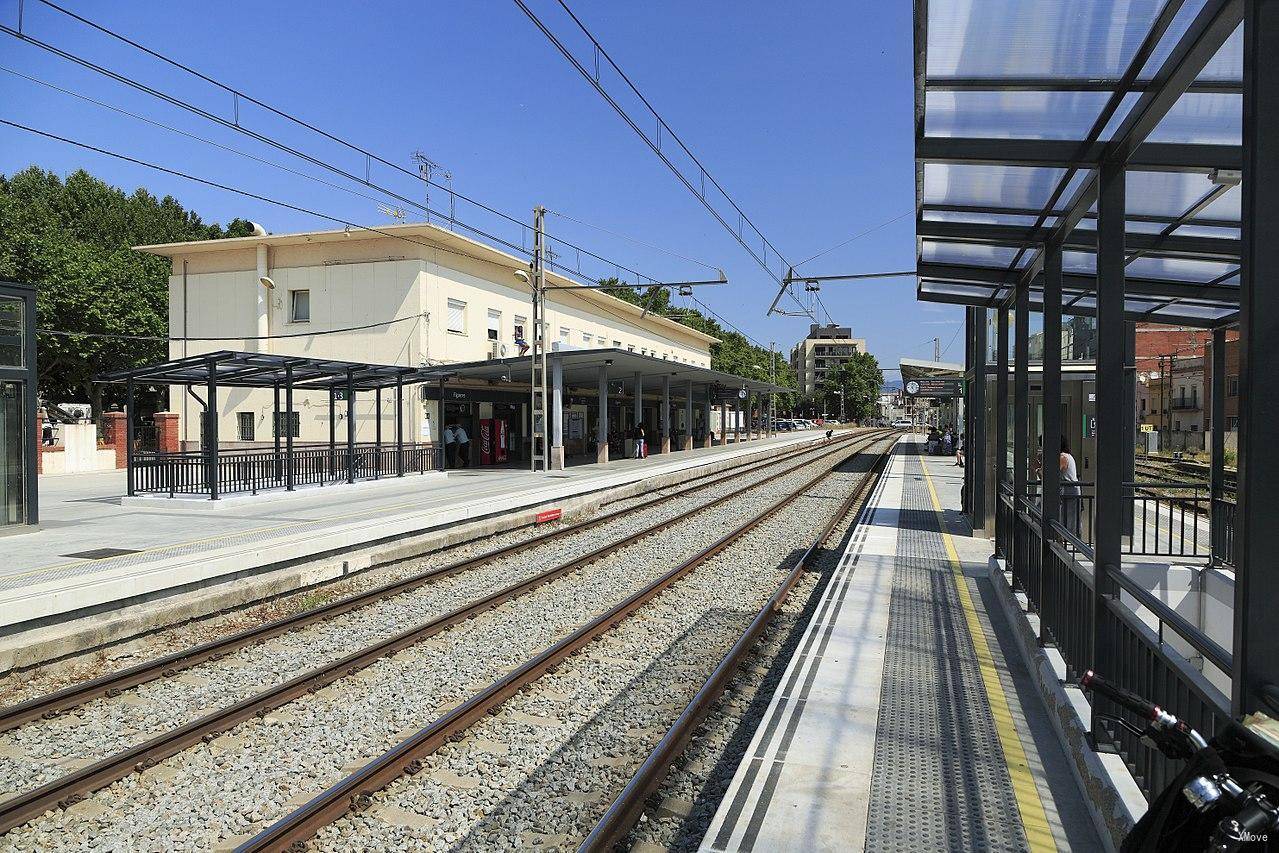 station interior photo