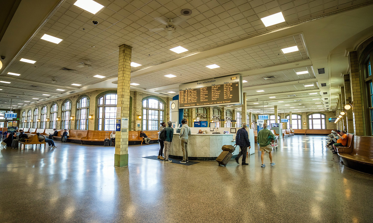 Baltimore__penn_station__hall