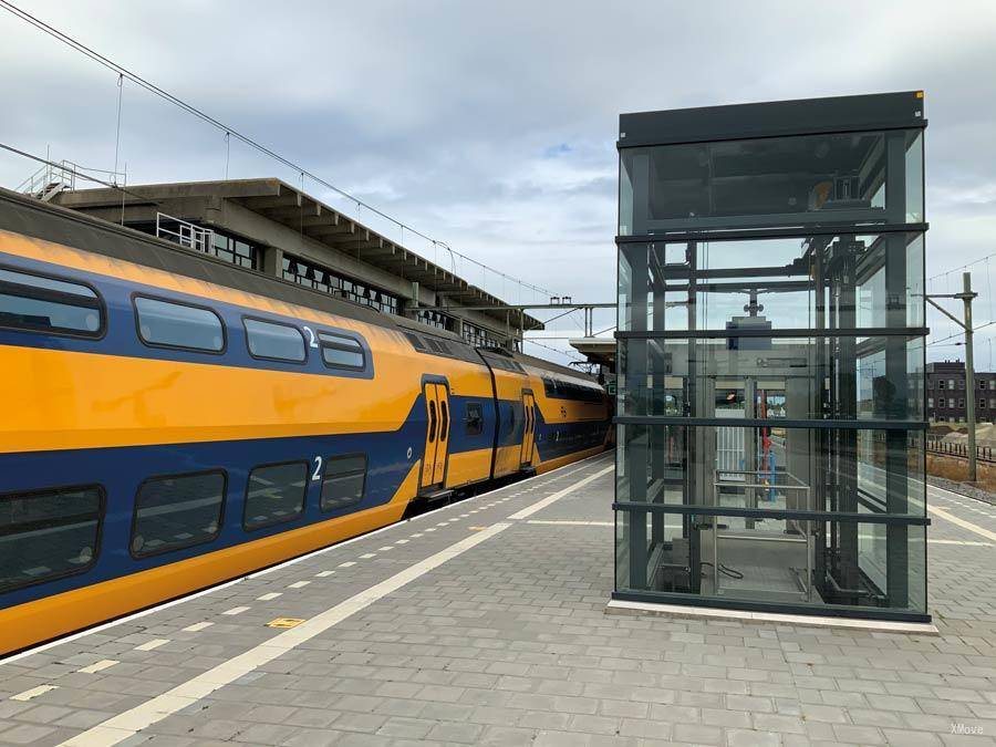 station interior photo