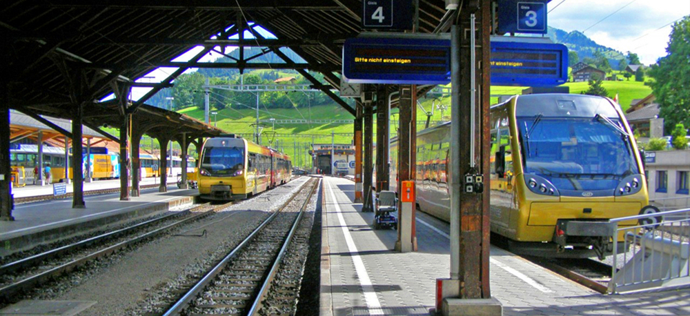 %e7%91%9e%e9%93%81_zweisimmen_central_station_inside